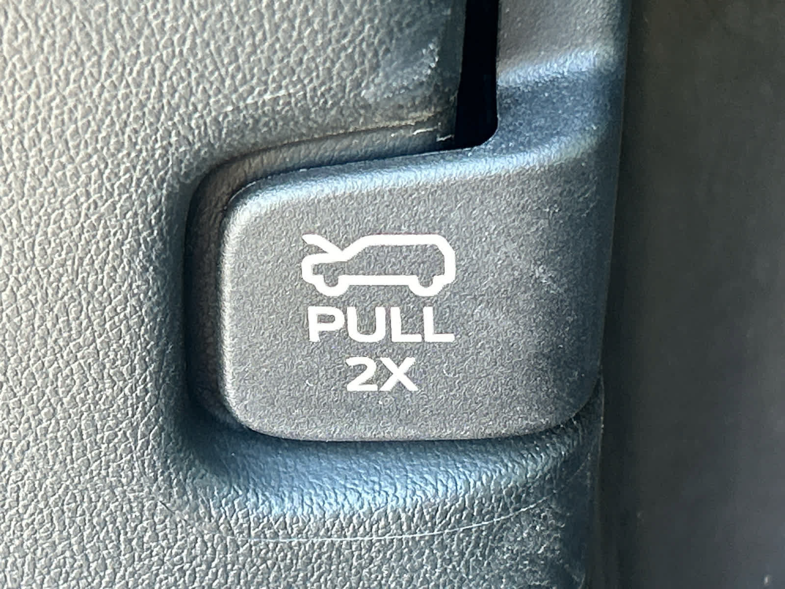 Used 2023 Ford Explorer XLT w/ Equipment Group 202A AWD/4WD image 22