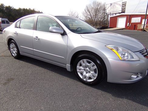Used 2010 Nissan Altima 2.5 S image 5