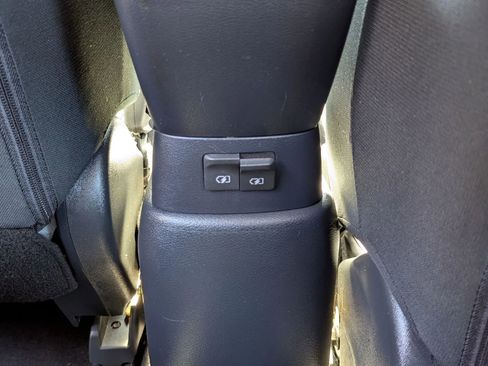 Used 2020 Nissan Versa S FWD image 24