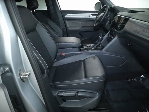 Used 2023 Volkswagen Atlas Cross Sport SE w/ Black Wheel Package image 35