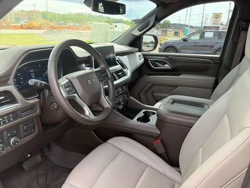 Used 2023 Chevrolet Tahoe Z71 w/ Z71 Off-Road Package AWD/4WD image 27