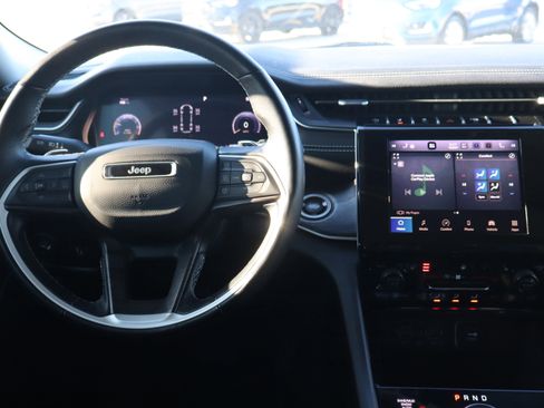 Used 2022 Jeep Grand Cherokee Limited image 13