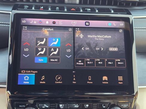 Used 2023 Jeep Grand Cherokee L Limited w/ Luxury Tech Group II AWD/4WD image 23