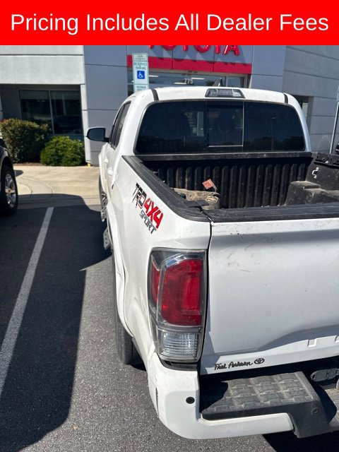 Used 2020 Toyota Tacoma TRD Sport w/ Technology Package AWD/4WD image 4