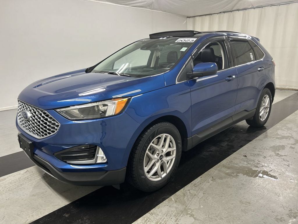 Used 2023 Ford Edge SEL w/ Convenience Package AWD/4WD image 5