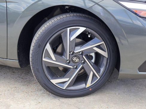 New 2026 Hyundai Elantra Limited image 31