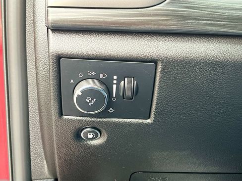 Used 2021 Jeep Grand Cherokee Laredo X AWD/4WD image 10