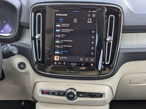 Certified 2025 Volvo XC40 B5 Plus w/ Protection Package Premier image 23