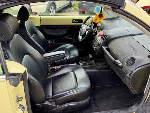 Used 2006 Volkswagen Beetle Convertible w/ Package 1 image 15