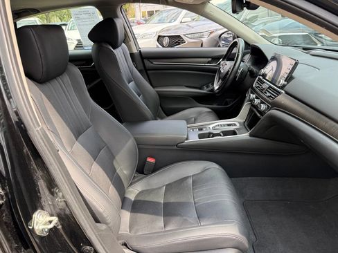 Used 2020 Honda Accord Touring image 17