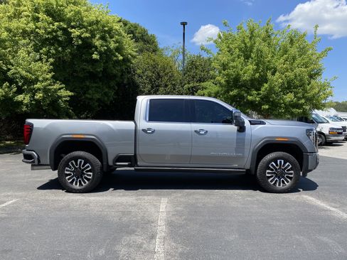 Used 2025 GMC Sierra 2500 Denali Ultimate AWD/4WD image 10