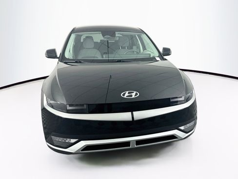 Used 2024 Hyundai Ioniq 5 SE RWD image 2
