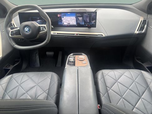 Used 2023 BMW iX xDrive50 w/ Premium Package image 8
