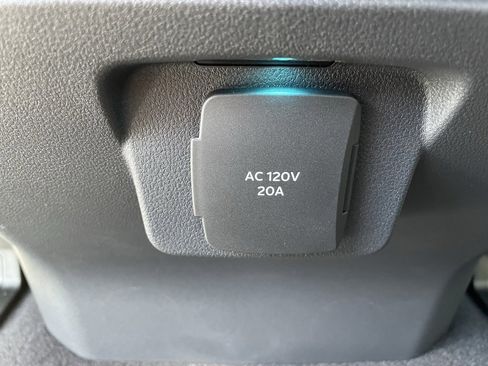 New 2025 Ford F150 Lightning Platinum image 30