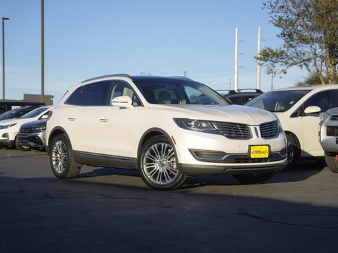 Used 2018 Lincoln MKX Reserve w/ Driver Assistance Package image 2