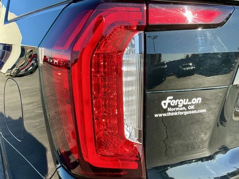 Used 2021 GMC Yukon XL Denali image 14