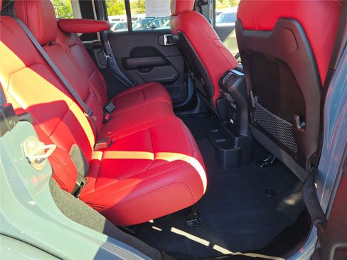 Used 2024 Jeep Wrangler Unlimited Rubicon 392 image 12
