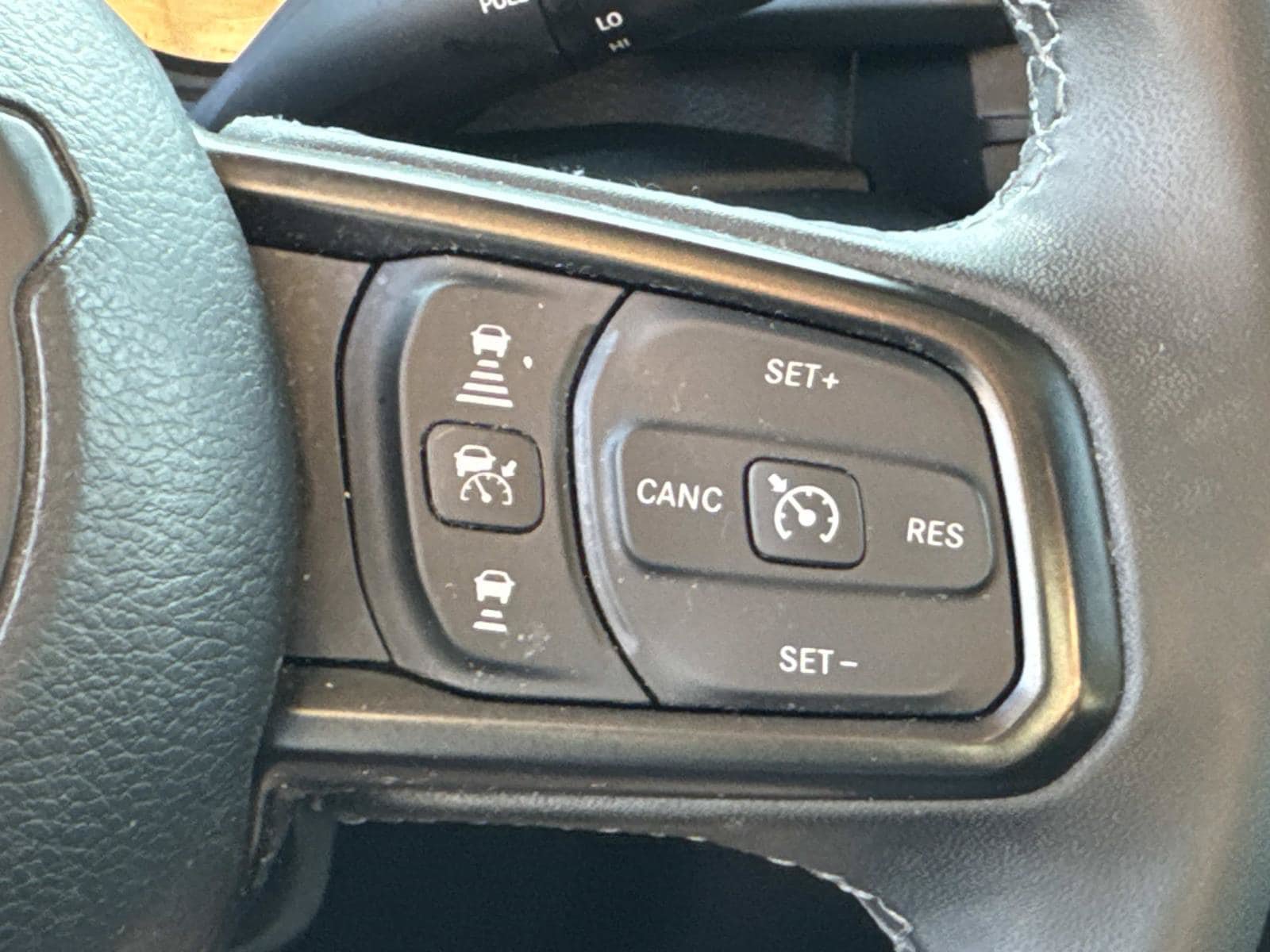 Used 2026 Jeep Gladiator Mojave AWD/4WD image 30