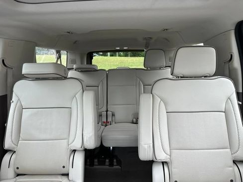 Used 2023 GMC Yukon XL Denali AWD/4WD image 12