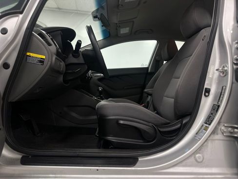 Used 2017 Kia Forte LX image 16