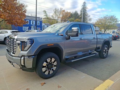 New 2026 GMC Sierra 2500 Denali w/ Denali Reserve Package image 3