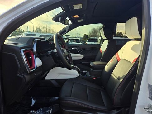 Used 2024 GMC Canyon AT4X image 12