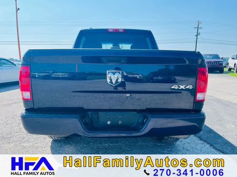 Used 2017 RAM 1500 Express AWD/4WD image 4