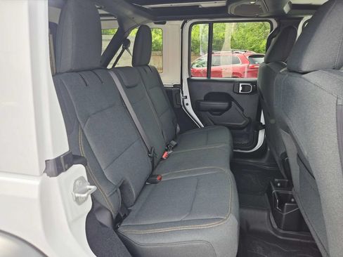Certified 2025 Jeep Wrangler Unlimited Sport AWD/4WD image 18