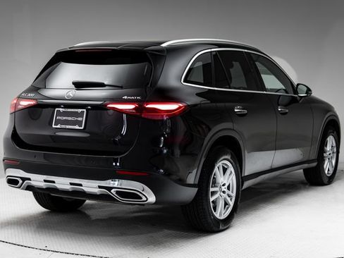 Used 2025 Mercedes-Benz GLC 300 4MATIC image 31