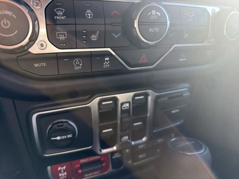 New 2026 Jeep Gladiator Mojave w/ Steel Bumper Group image 17