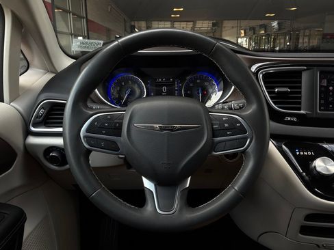 Used 2023 Chrysler Voyager LX FWD image 38