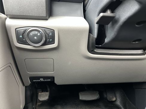 Used 2022 Ford F350 XL w/ Power Equipment Group image 18