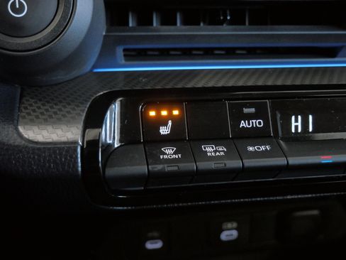 Used 2024 Toyota Prius XLE image 30