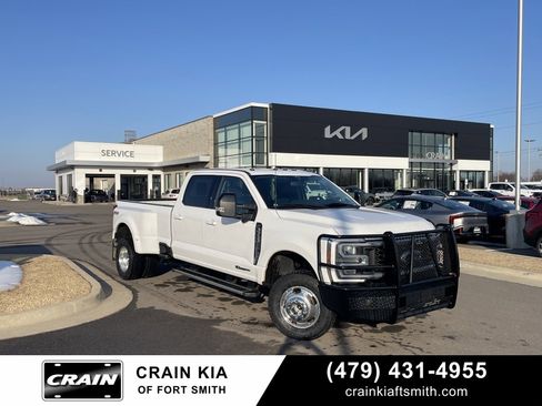 Used 2024 Ford F350 Lariat image 1