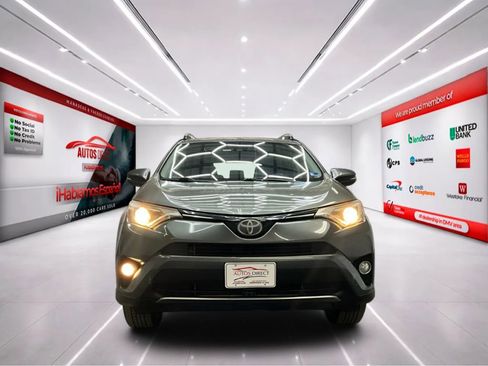 Used 2018 Toyota RAV4 XLE AWD/4WD image 3