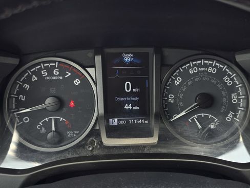 Used 2021 Toyota Tacoma TRD Off-Road w/ Technology Package AWD/4WD image 17