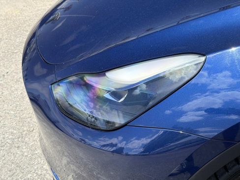 Used 2022 Tesla Model Y Performance AWD/4WD image 9