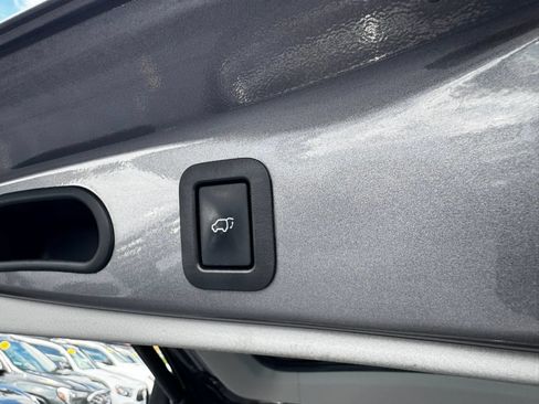 Used 2015 Toyota Highlander Plus AWD/4WD image 28