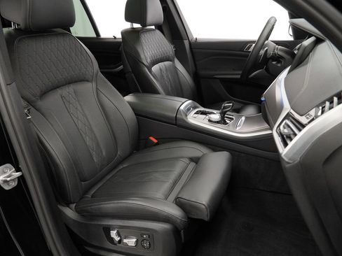Used 2022 BMW X5 xDrive40i w/ M Sport Package AWD/4WD image 31