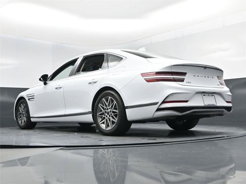 Used 2025 Genesis G80 2.5T image 12