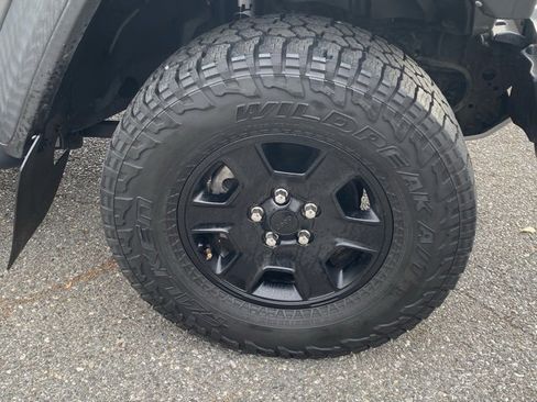 Used 2021 Jeep Gladiator Mojave w/ Safety Group image 11