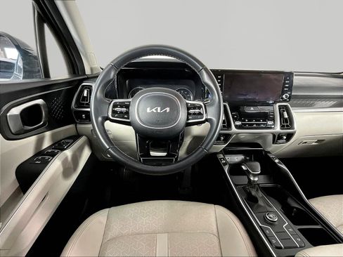 Used 2023 Kia Sorento S FWD image 8