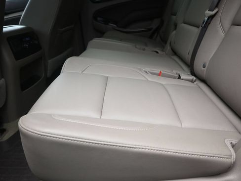 Used 2017 Chevrolet Tahoe LT RWD image 16