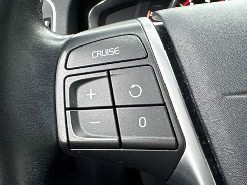 Used 2017 Volvo S60 T5 Inscription w/ Convenience Package image 23