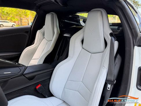 Used 2025 Chevrolet Corvette Z06 RWD image 20