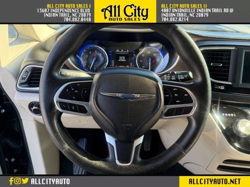 Used 2020 Chrysler Voyager Lxi image 15