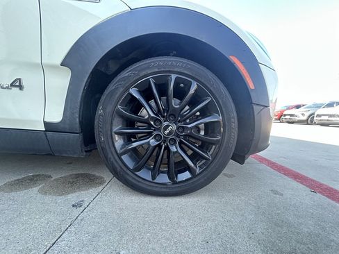 Used 2019 MINI Cooper Clubman ALL4 w/ Premium Package image 6