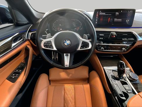 Used 2021 BMW 530i w/ M Sport Package RWD image 5