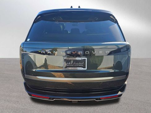 Used 2025 Land Rover Range Rover SE image 4