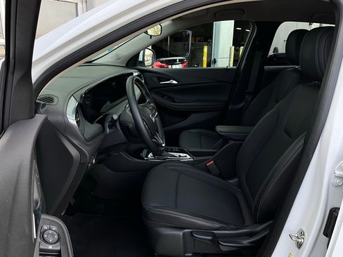 Used 2025 Buick Encore GX Preferred image 10